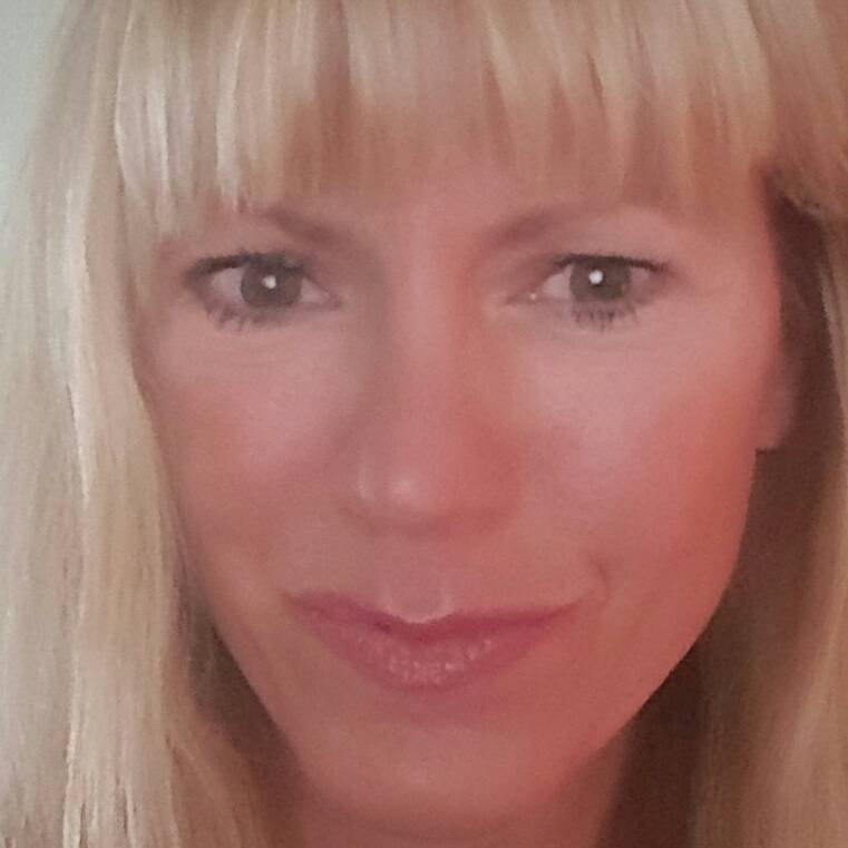 Donna M Lewis