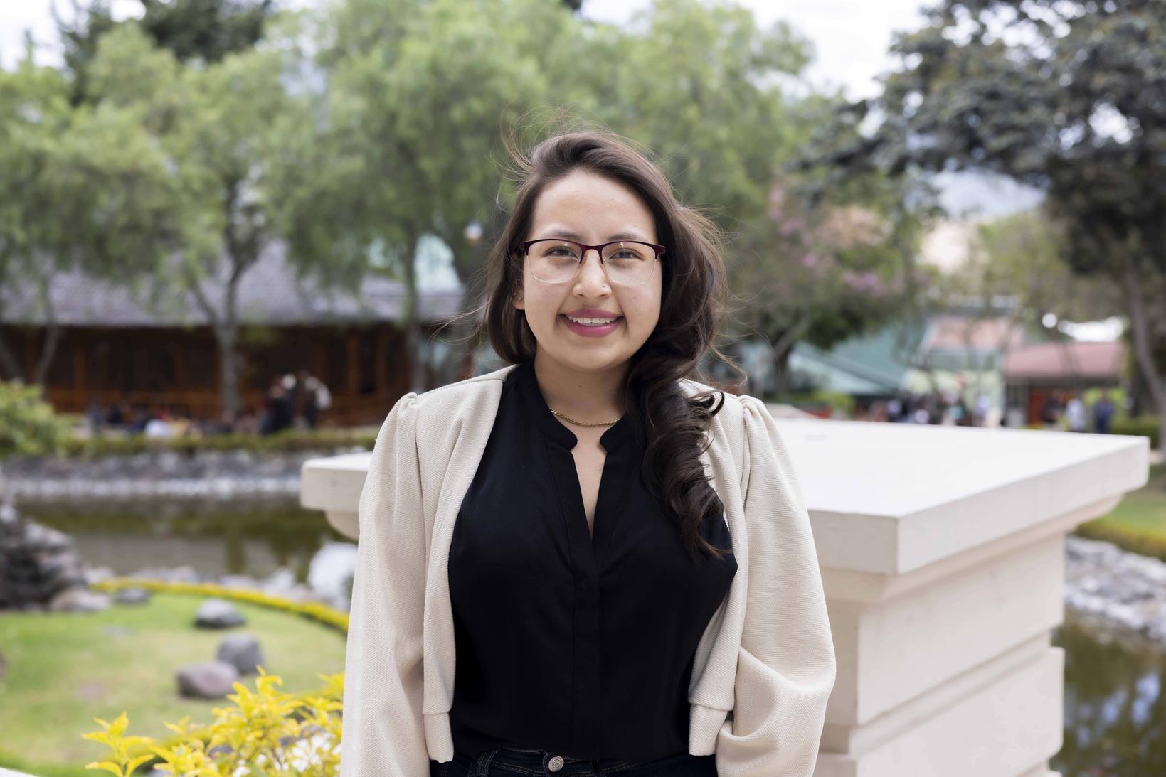 NAYELI ALEJANDRA FARINANGO GORDON