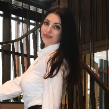 Julia Vyshyvaniuk, EA