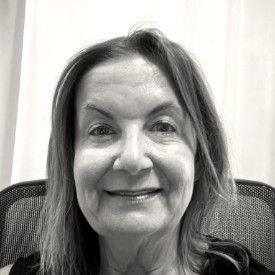 Robin R Maxwell