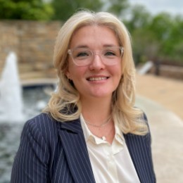 Angela Hunt