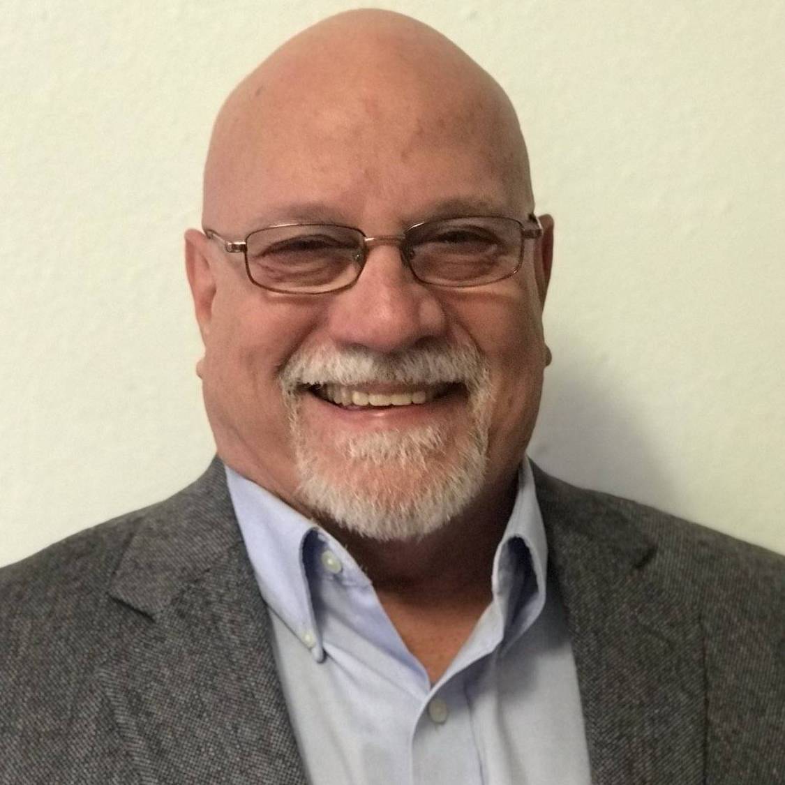 Robert J Papanicolas