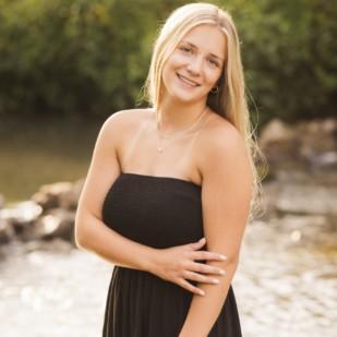 Angela Clauer