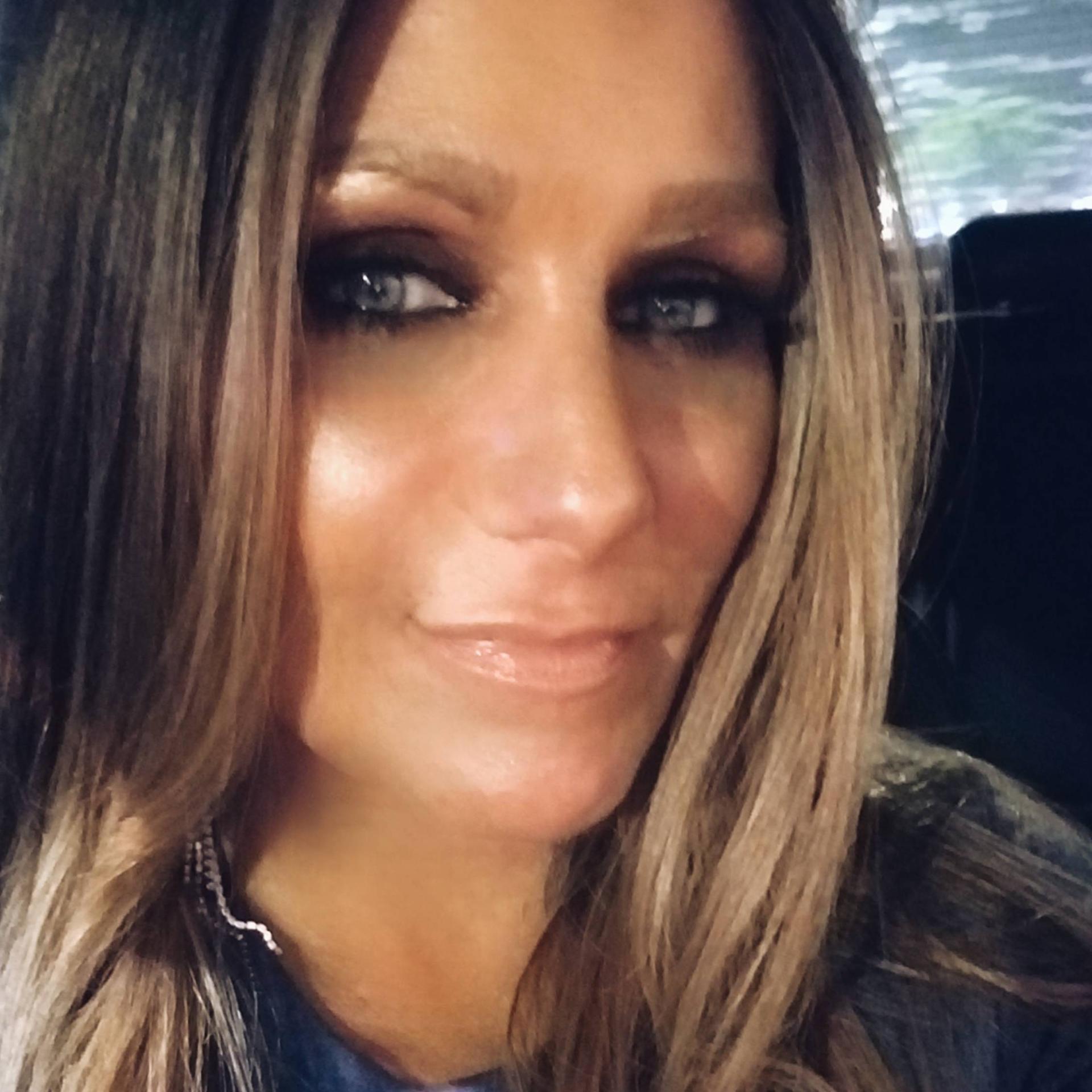Julie Buelna