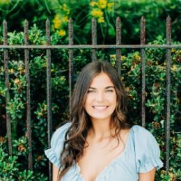 Halle Mott