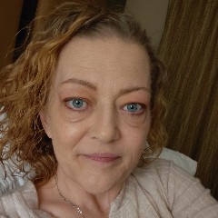 Vikki YOUNG