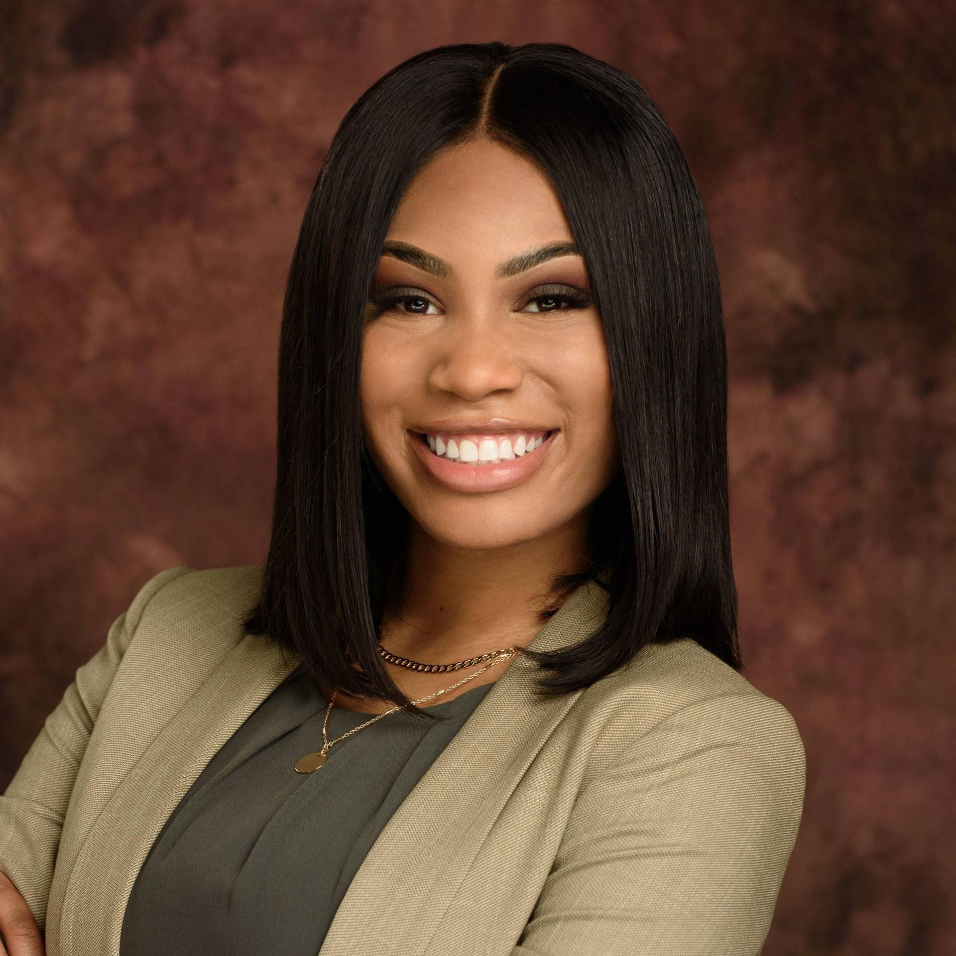 Jakara Mills