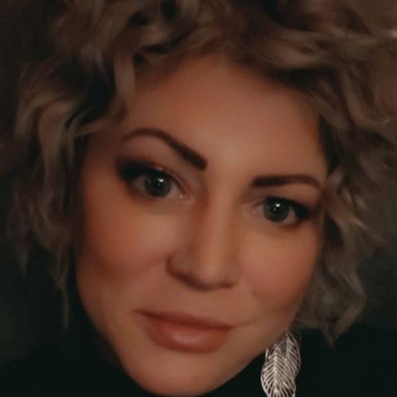 Suzanne Isbell