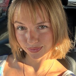 JULIA VELISHKA