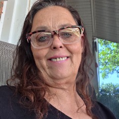 Angela Qualls