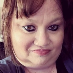 Lora Cruse