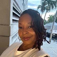 LaTania English